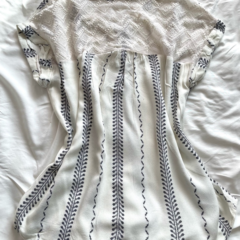 Sweet Wanderer Cream and Black Lace Blouse - Picture 2 of 3